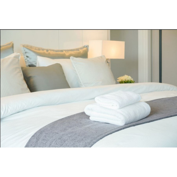 Παπλωματοθήκη Ξενοδοχείου υπέρδιπλη Lux CVC 50% Cot -50% Pol 144 κλωστ΄ών Λευκό 220x240